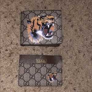 Gucci tiger wallet pocket organizer!